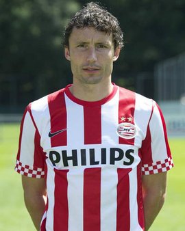 防守阵型前 防守阵型前